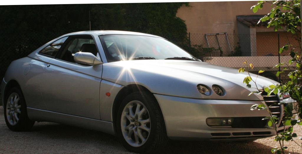 Alfa Romeo GTV 2.0 JTS Distinctive Gris clair Essence occasion france de PROVENCE ALPES Côte d’Azur