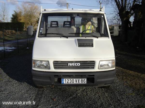 IVECO Daily 35/8 Blanc Diesel occasion france de CENTRE