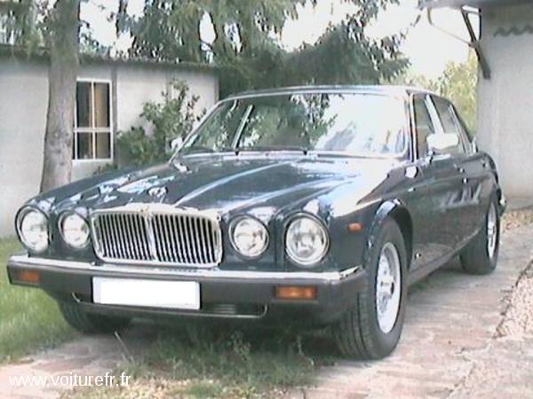 JAGUAR XJ12 sovereign Bleu Essence occasion france de CENTRE