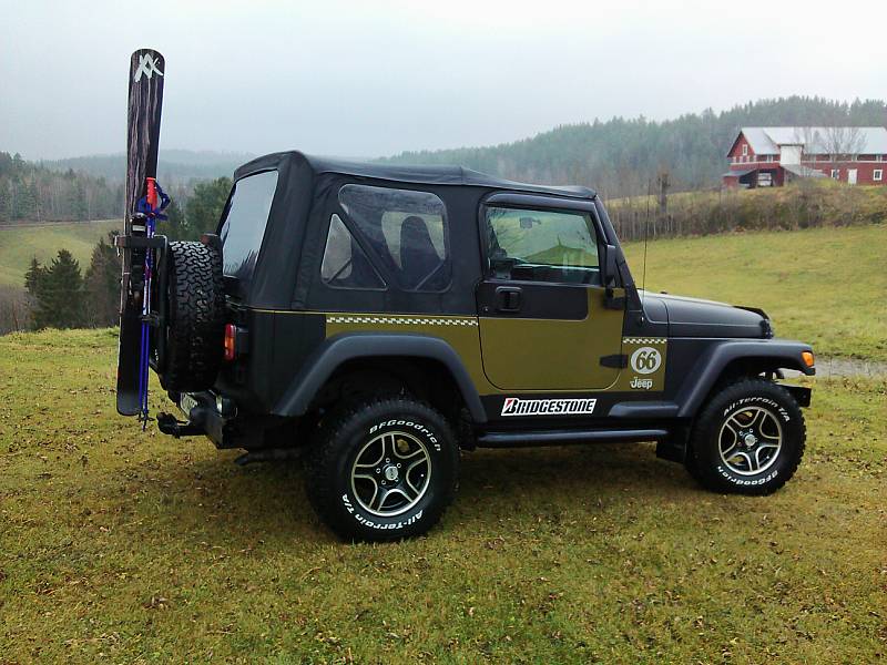 Jeep Wrangler Jeep Wrangler 2.5i EFi Laredo