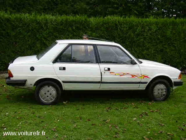 PEUGEOT 305  Blanche Essence occasion france de PICARDIE