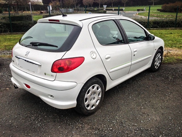 Peugeot 206 206 (2) 1.4 hdi x-box  Blanche Diesel occasion france de LORRAINE