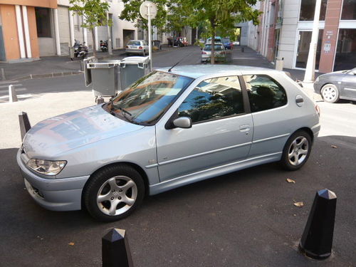 Peugeot 306 hdi Gris clair Diesel occasion france de AQUITAINE