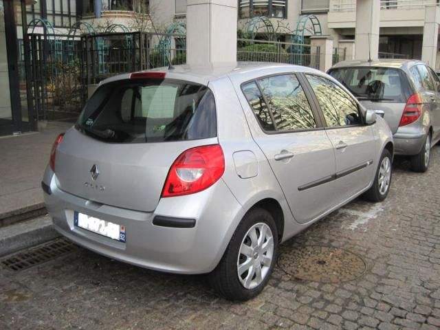 Renault Clio III 1.5 DCI 85 DYNAMIQUE 5P Gris clair Diesel occasion france de LANQUEDOC ROUSSILLON