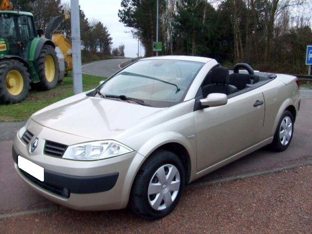 Renault Megane CC  Biege Essence occasion france de NORD PAS DE CALAIS