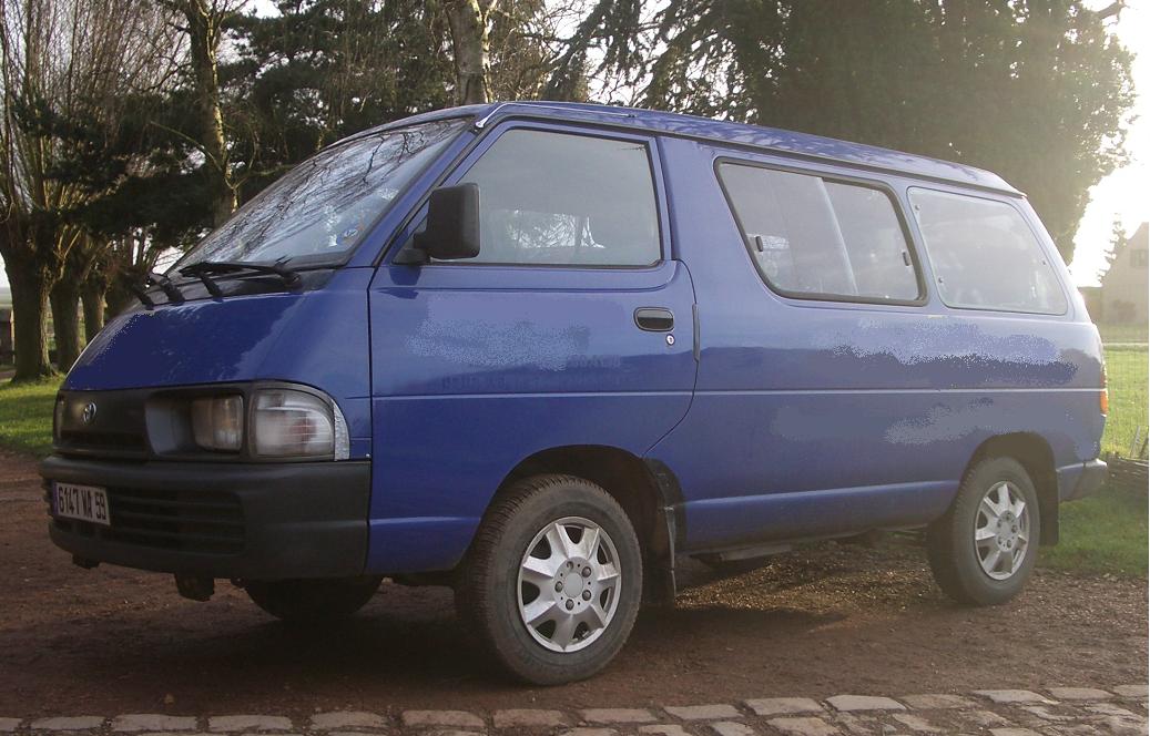 Toyota Hi Ace  Bleu Diesel occasion france de NORD PAS DE CALAIS