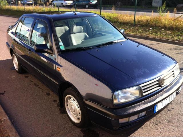 Volkswagen Vento Vento td 75 gl Bleu Diesel occasion france de NORMANDIE