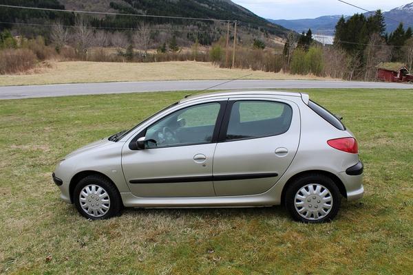 Peugeot 206 occasion Gris clair - 37741