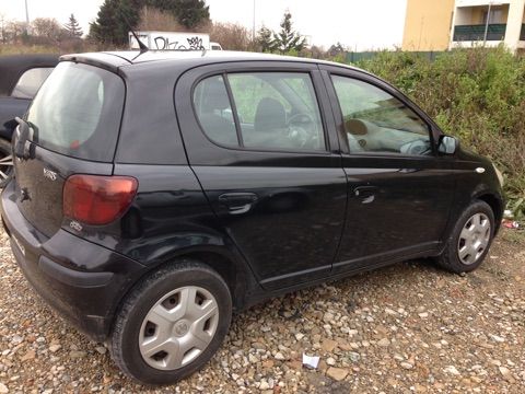 Toyota Yaris LINE TERRA Noir Diesel occasion france de RHONE ALPES