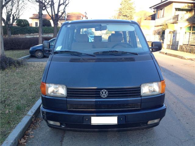 Volkswagen Touran occasion Bleu - 37628