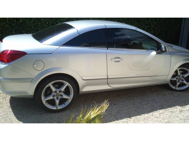 Opel Astra III TWINTOP 1.9 CDTI 150 FAP C Gris clair Diesel occasion france de PAYS DE LA LOIRE